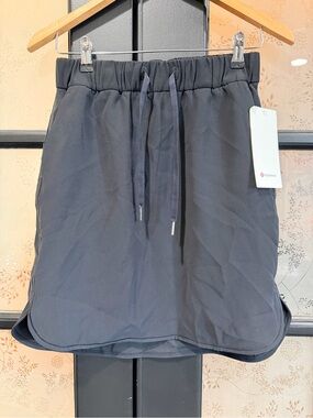 Lululemon On the Fly Black Skirt Size 6 NWT #0856